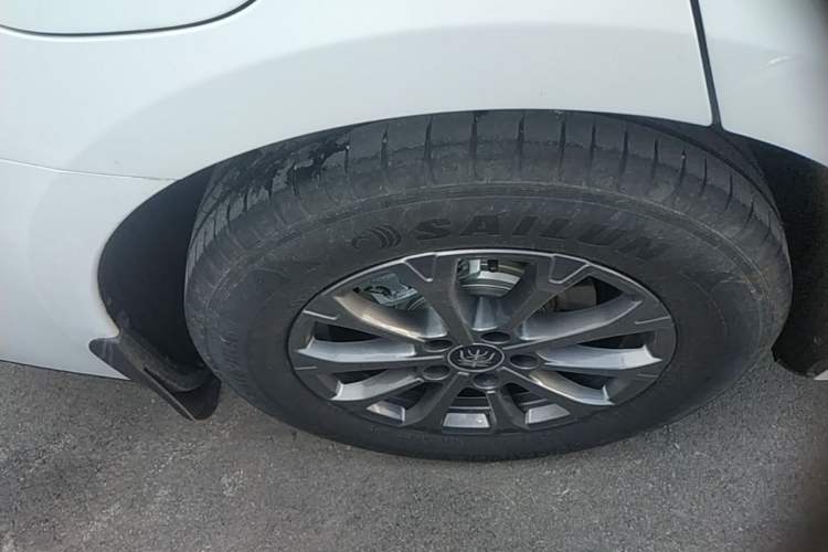 Used BYD Qin L 2025 DM-i Smart Drive 80KM Leading Model Right Rear Wheel Hub