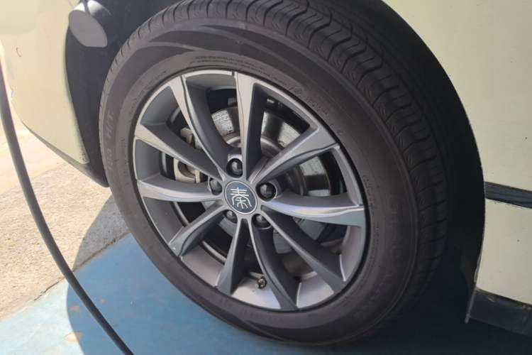 Used BYD Qin L 2025 EV 470KM Leading Edition Right Rear Wheel Hub