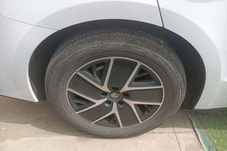 Used BYD Qin L 2025 DM-i Smart Drive 120KM Superior Model Right Rear Wheel Hub