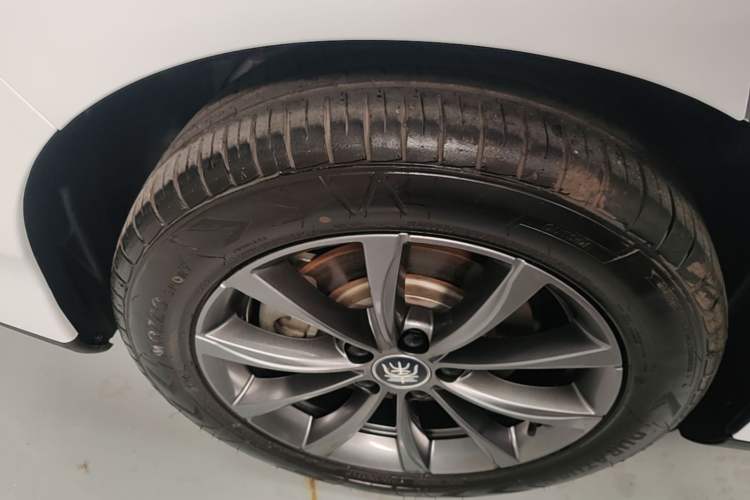 Used BYD Qin L 2025 EV 545KM Beyond Version Right Rear Wheel Hub