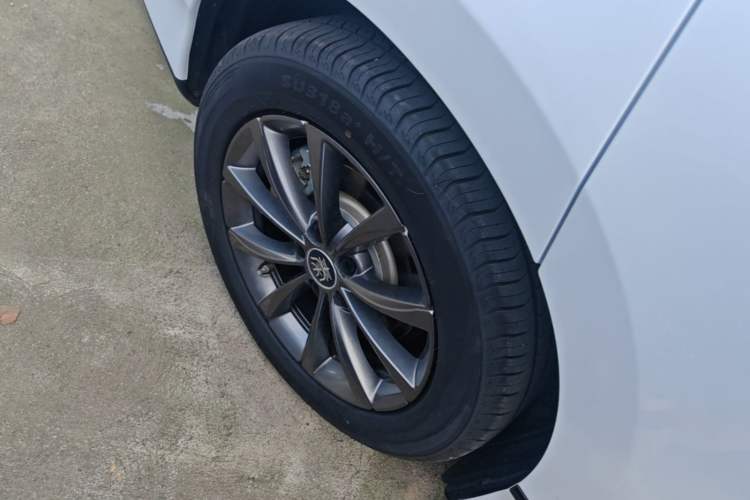 Used BYD Qin L 2025 EV 545KM Beyond Version Right Rear Wheel Hub