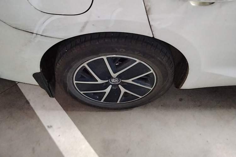 Used BYD Qin L 2025 DM-i Smart Drive 120KM Leading Model Right Rear Wheel Hub