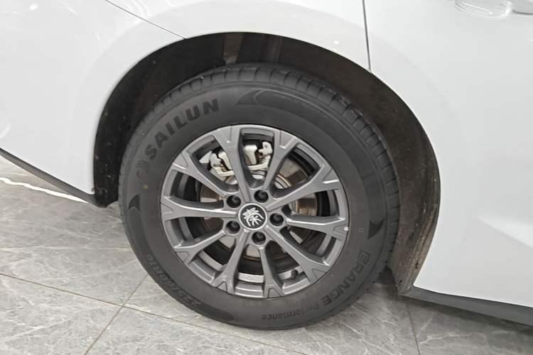 Used BYD Qin L 2025 DM-i Smart Drive 80KM Leading Model Right Rear Wheel Hub