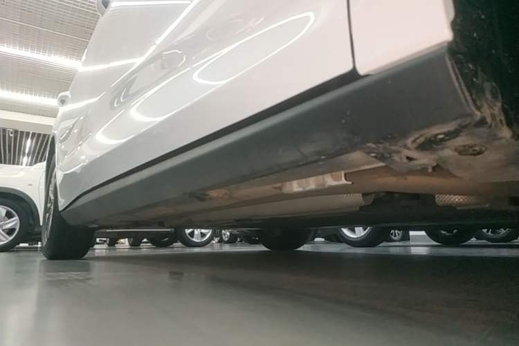 Used BYD Qin L 2025 DM-i Smart Drive 80KM Leading Model Right Side Sill