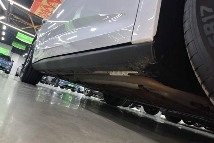 Used BYD Qin L 2025 DM-i Smart Drive 120KM Superior Model Right Side Sill