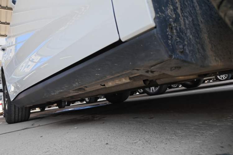 Used BYD Qin L 2025 DM-i Smart Drive 120KM Superior Model Right Side Sill