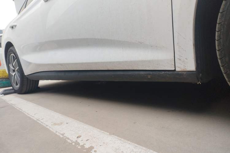 Used BYD Qin L 2025 DM-i Smart Drive 120KM Superior Model Right Side Sill
