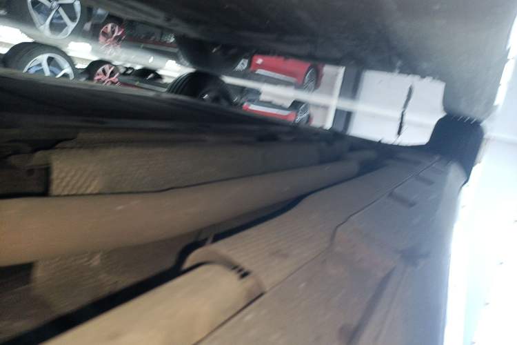 Used BYD Qin L 2025 DM-i Smart Drive 80KM Leading Model Right Side Sill
