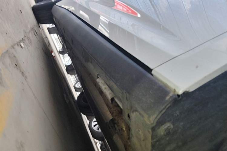 Used BYD Qin L 2025 DM-i Smart Drive 120KM Leading Model Right Side Sill