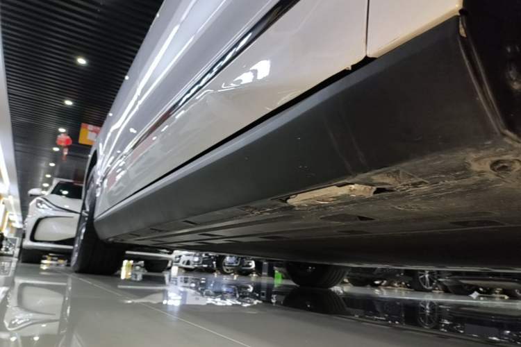 Used BYD Qin L 2025 EV 545KM Beyond Version Right Side Sill