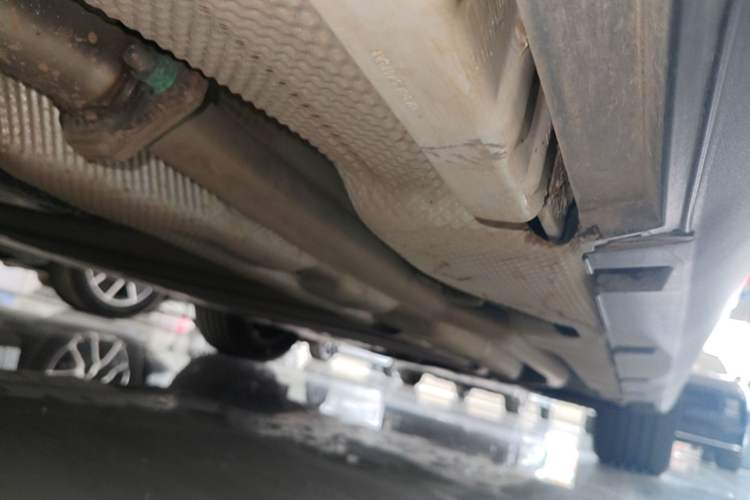 Used BYD Qin L 2025 DM-i Smart Drive 120KM Superior Model Right Side Sill