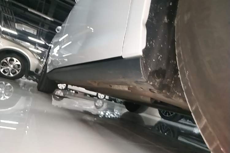 Used BYD Qin L 2025 DM-i Smart Drive 80KM Leading Model Right Side Sill