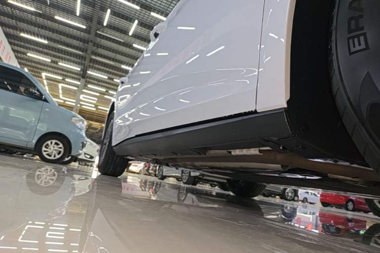 Used BYD Qin L 2025 DM-i Smart Drive 80KM Leading Model Right Side Sill