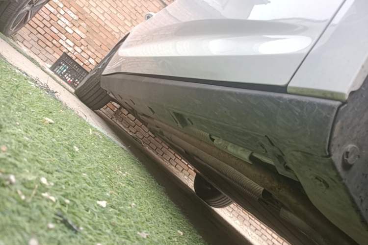 Used BYD Qin L 2025 DM-i Smart Drive 120KM Superior Model Right Side Sill