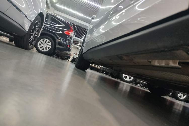 Used BYD Qin L 2025 DM-i Smart Drive 80KM Leading Model Right Side Sill