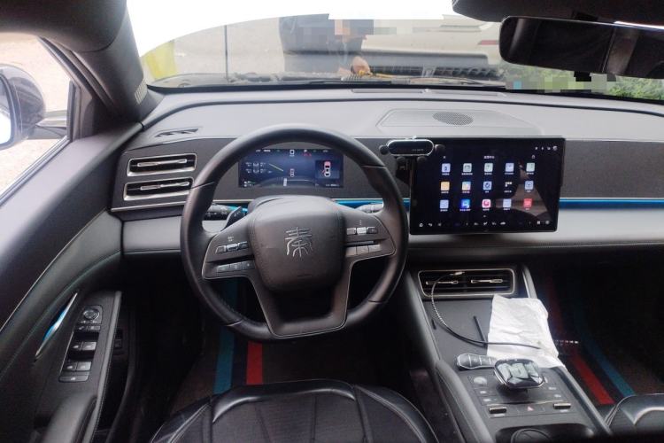 Used BYD Qin L 2025 DM-i Smart Drive 120KM Leading Model Steering Wheel