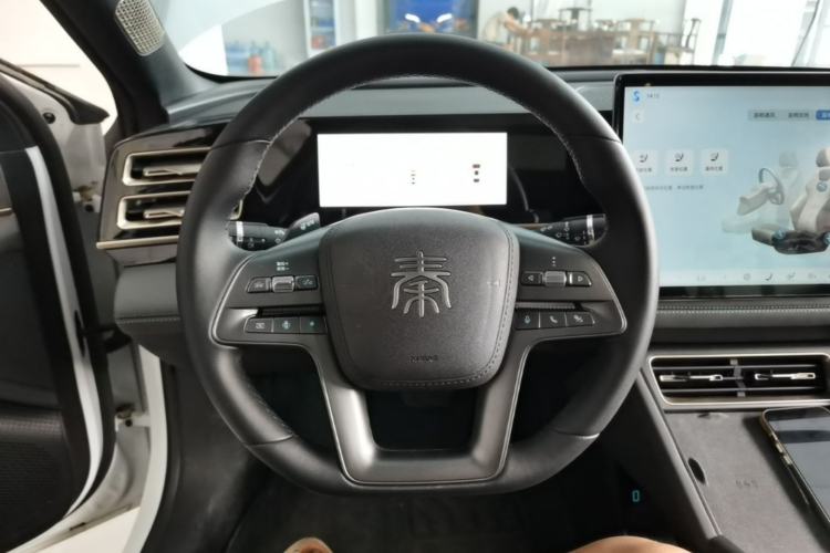 Used BYD Qin L 2025 DM-i Smart Drive 120KM Excellence Model Steering Wheel