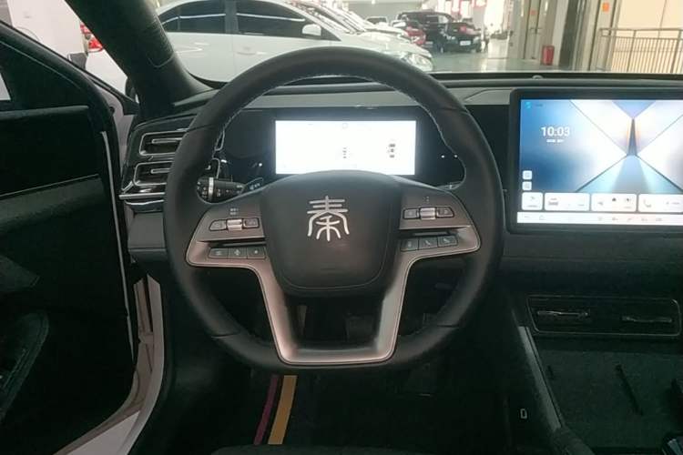 Used BYD Qin L 2025 DM-i Smart Drive 80KM Leading Model Steering Wheel