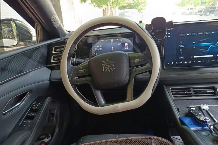 Used BYD Qin L 2025 DM-i Smart Drive 120KM Leading Model Steering Wheel
