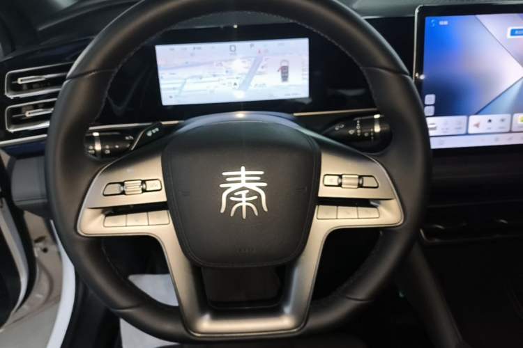 Used BYD Qin L 2025 DM-i Smart Drive 120KM Leading Model Steering Wheel