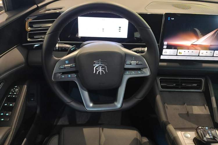 Used BYD Qin L 2025 DM-i Smart Drive 120KM Superior Model Steering Wheel