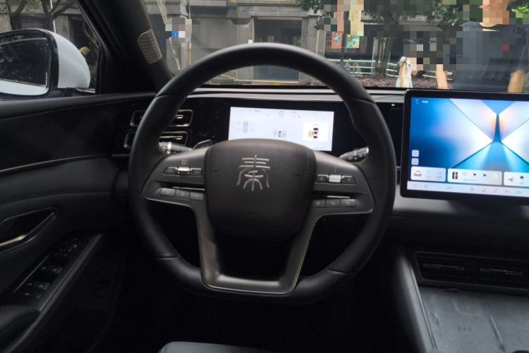 Used BYD Qin L 2025 DM-i Smart Drive 120KM Superior Model Steering Wheel