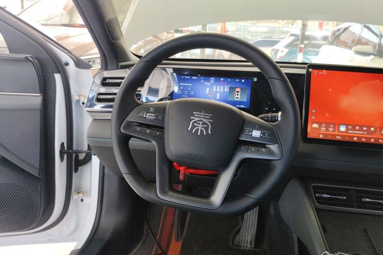 Used BYD Qin L 2025 DM-i Smart Drive 80KM Leading Model Steering Wheel