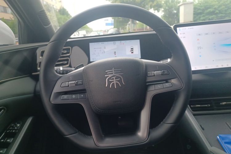 Used BYD Qin L 2025 DM-i Smart Drive 80KM Leading Model Steering Wheel