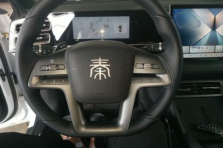 Used BYD Qin L 2025 DM-i Smart Drive 80KM Leading Model Steering Wheel