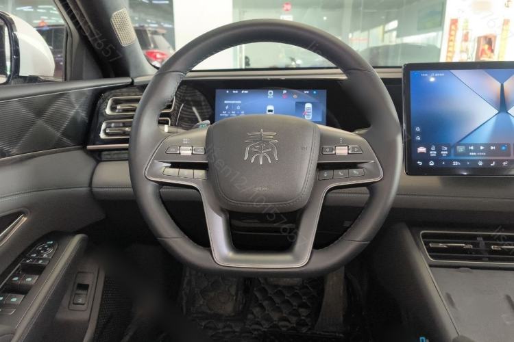 Used BYD Qin L 2025 DM-i Smart Drive 120KM Superior Model Steering Wheel