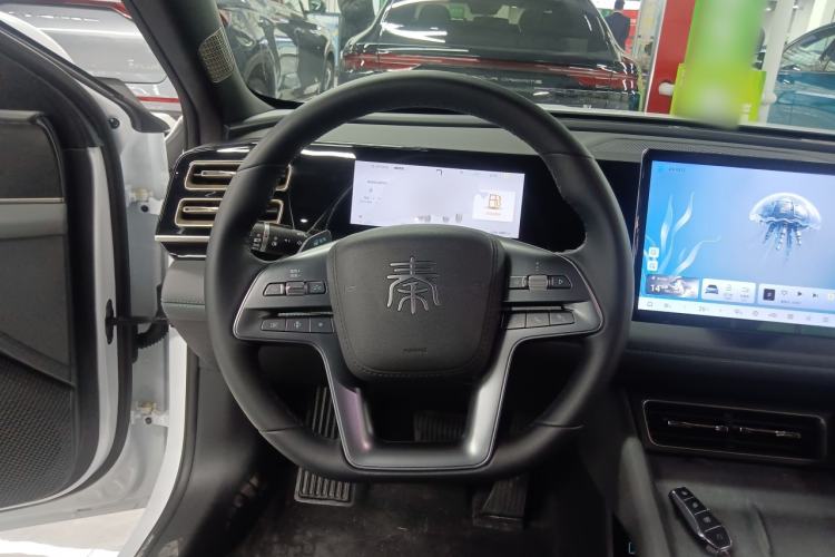 Used BYD Qin L 2025 DM-i Smart Drive 120KM Superior Model Steering Wheel