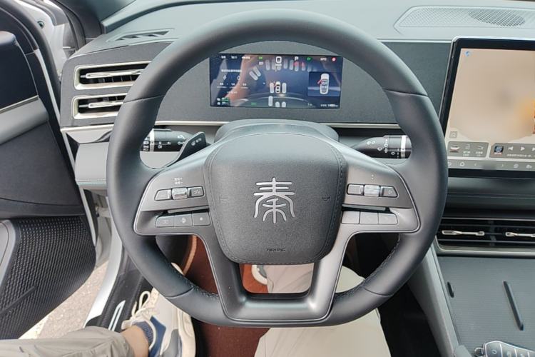 Used BYD Qin L 2025 DM-i Smart Drive 80KM Leading Model Steering Wheel