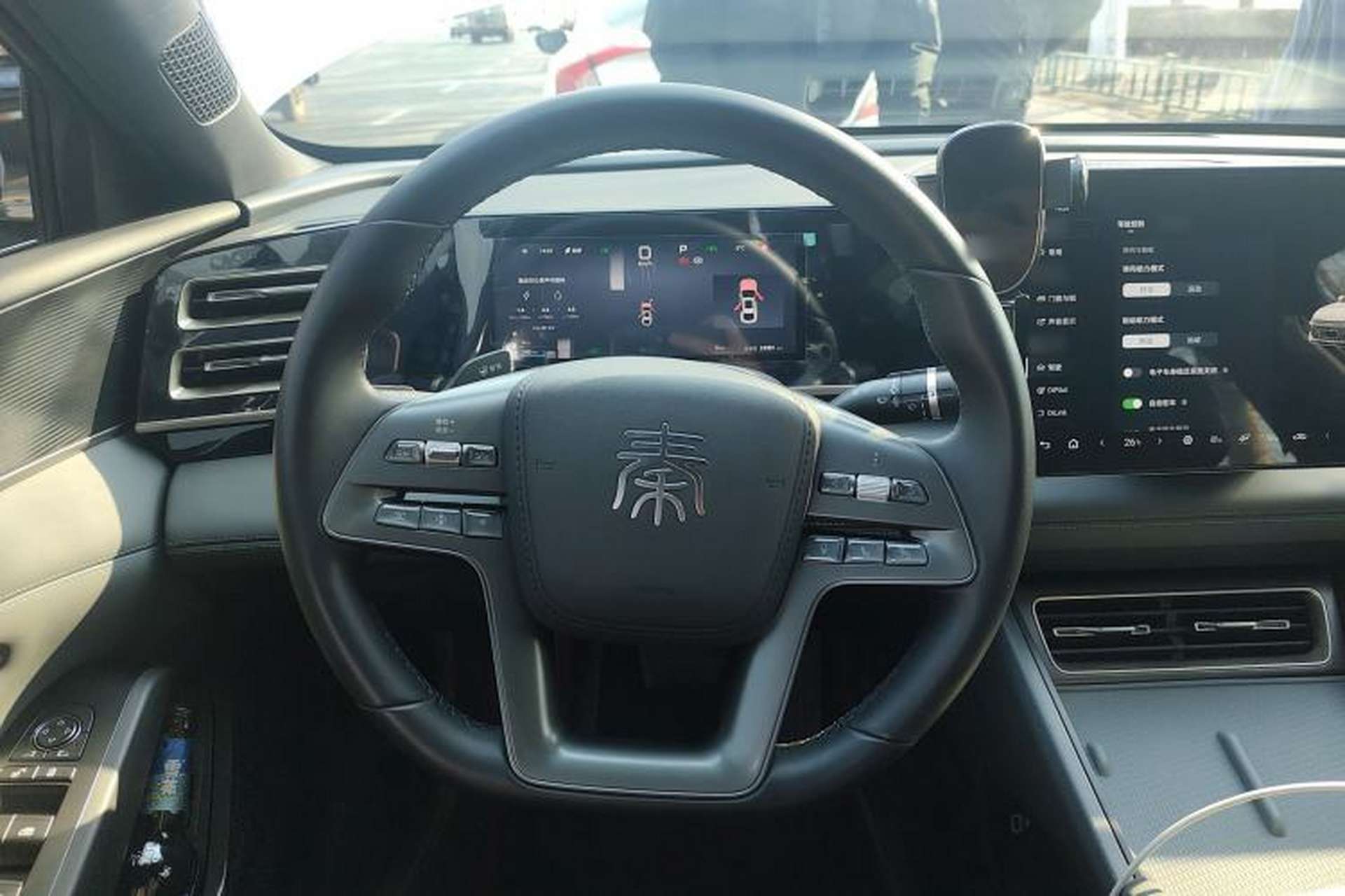 Used BYD Qin L 2025 DM-i Smart Drive 80KM Leading Model Steering Wheel