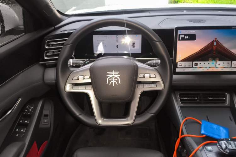 Used BYD Qin L 2025 DM-i Smart Drive 80KM Leading Model Steering Wheel