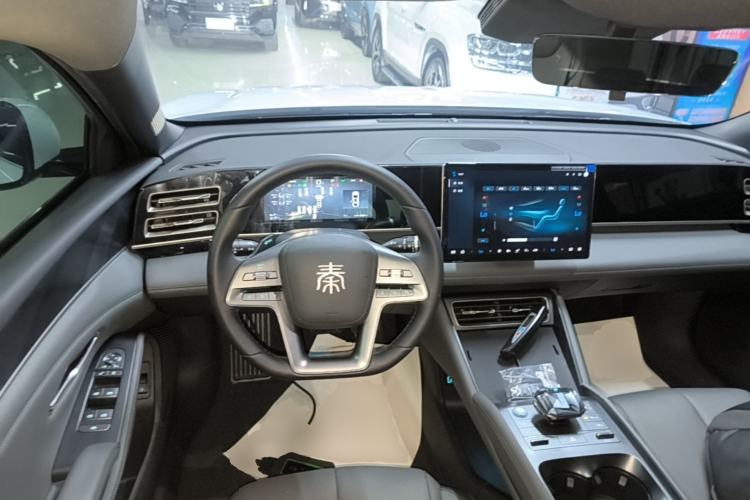 Used BYD Qin L 2025 DM-i Smart Drive 120KM Leading Model Steering Wheel