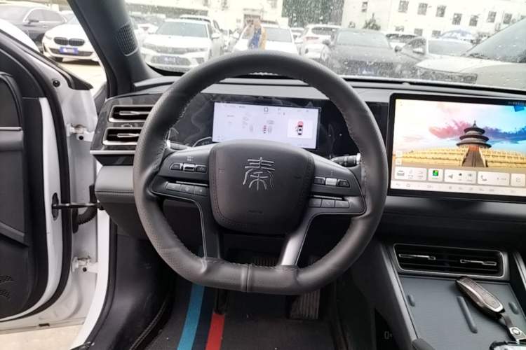 Used BYD Qin L 2025 DM-i Smart Drive 80KM Leading Model Steering Wheel