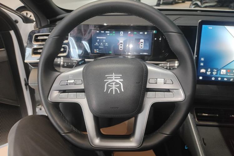 Used BYD Qin L 2025 DM-i Smart Drive 80KM Leading Model Steering Wheel