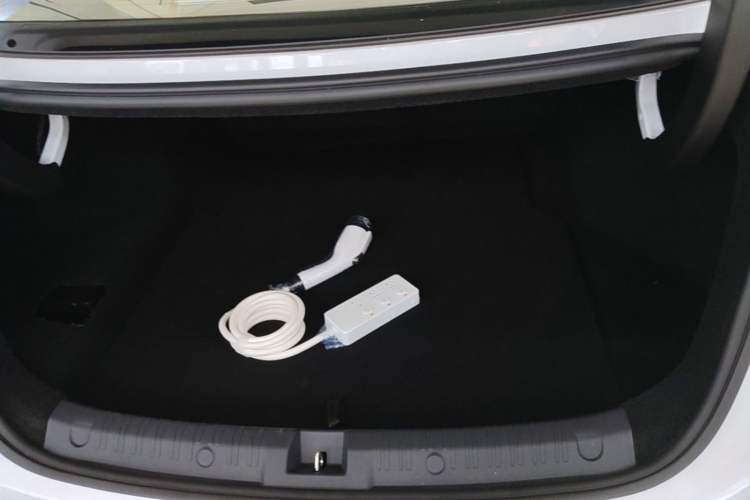 Used BYD Qin L 2025 DM-i Smart Drive 120KM Superior Model Trunk