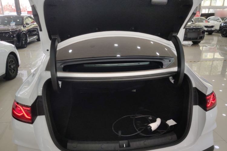 Used BYD Qin L 2025 DM-i Smart Drive 80KM Leading Model Trunk