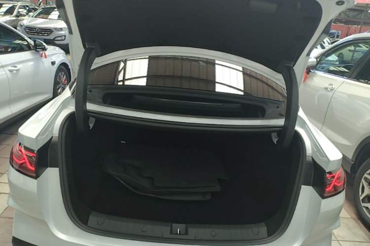 Used BYD Qin L 2025 DM-i Smart Drive 80KM Leading Model Trunk