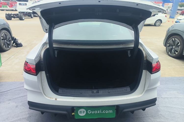 Used BYD Qin L 2025 DM-i Smart Drive 120KM Superior Model Trunk