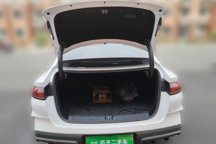Used BYD Qin L 2025 DM-i Smart Drive 120KM Leading Model Trunk