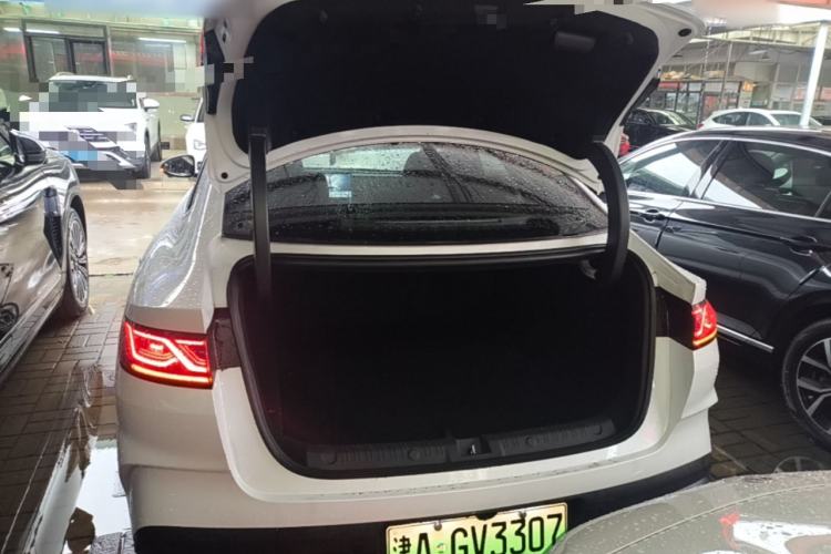 Used BYD Qin L 2025 DM-i Smart Drive 80KM Leading Model Trunk