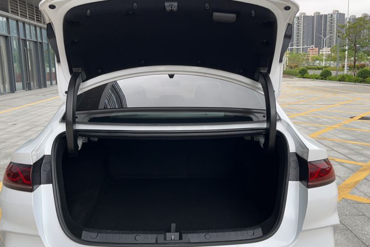 Used BYD Qin L 2025 DM-i Smart Drive 80KM Leading Model Trunk