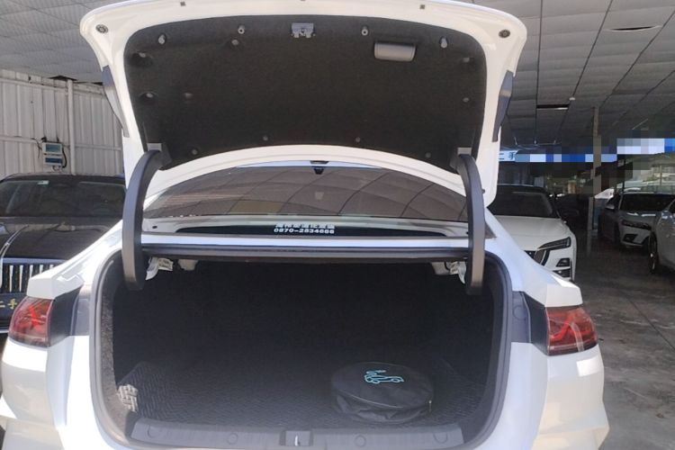 Used BYD Qin L 2025 DM-i Smart Drive 80KM Leading Model Trunk