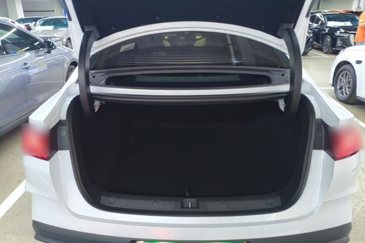 Used BYD Qin L 2025 DM-i Smart Drive 80KM Leading Model Trunk