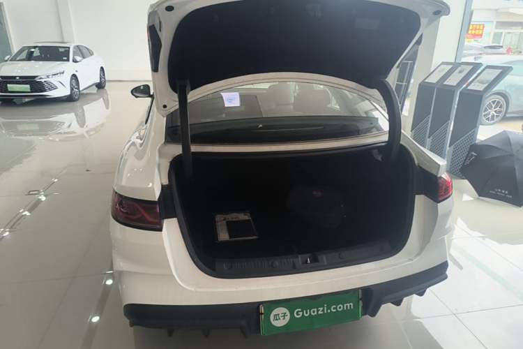 Used BYD Qin L 2025 DM-i Smart Drive 120KM Superior Model Trunk