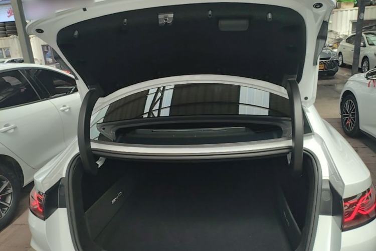 Used BYD Qin L 2025 DM-i Smart Drive 120KM Leading Model Trunk