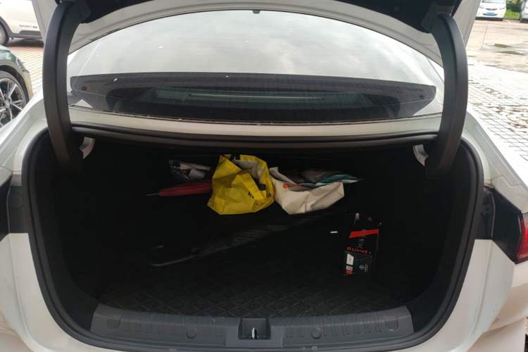 Used BYD Qin L 2025 DM-i Smart Drive 80KM Leading Model Trunk