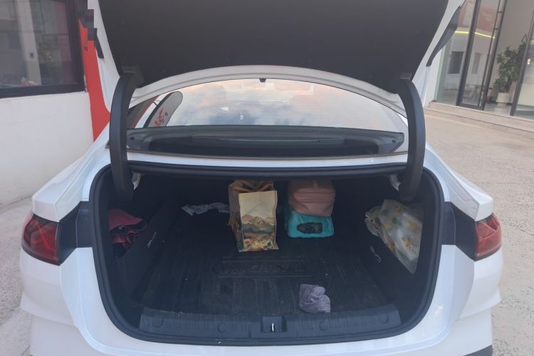 Used BYD Qin L 2025 DM-i Smart Drive 80KM Leading Model Trunk